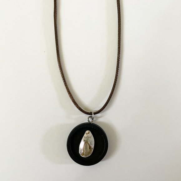 Mini Minimalist Tiny Abalone Shell Necklace Wood Pendant Boho Ocean Mermaid - Picture 2 of 3